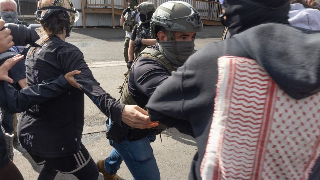 Democrat Senator Squares Off With ICE – Chaos Erupts